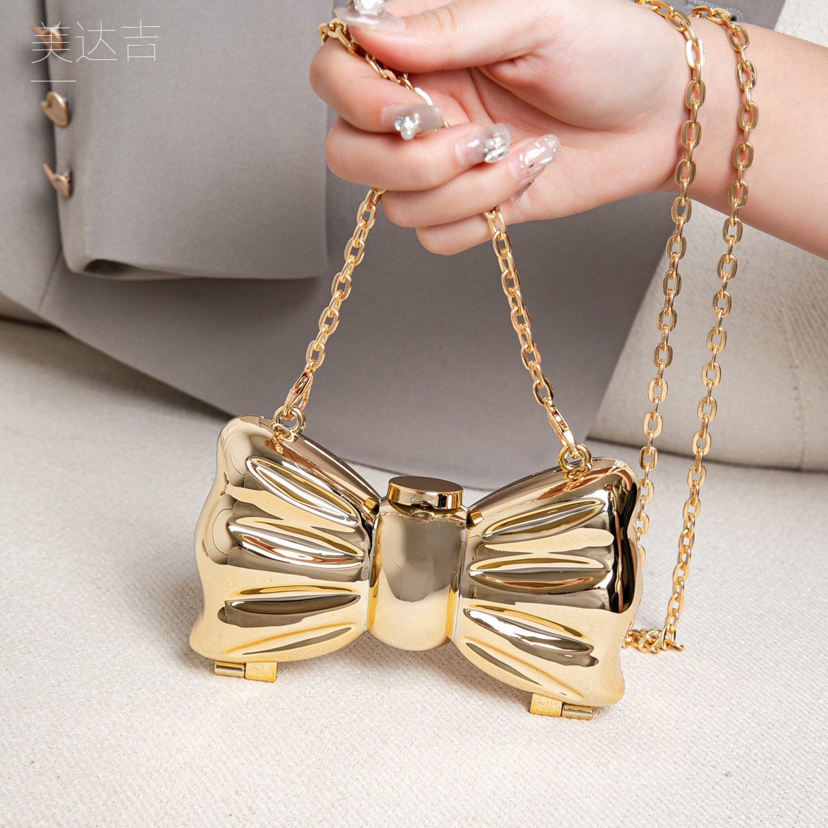 Tas Clutch Mini Bentuk Pita Lo - Mini Purse Chain ulasan dan harga